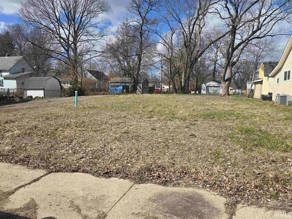 Photo of 212 Clifford Street, Anderson, IN 46012 (MLS # 202616943)
