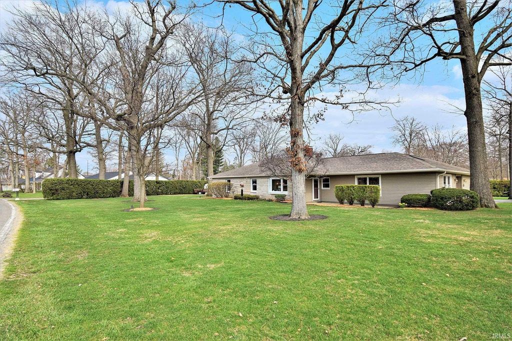 Photo of 2616 Violett Road, Goshen, IN 46526 (MLS # 202610849)