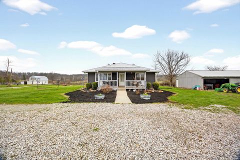 Photo of 11267 E Main Street, Owensburg, IN 47453 (MLS # 202610766)