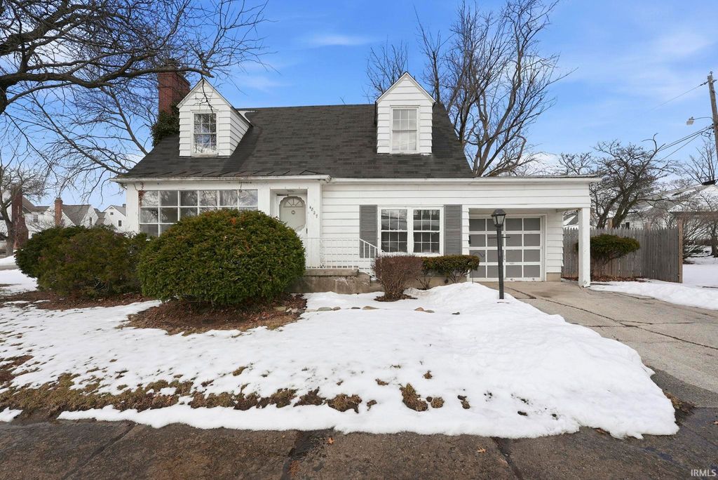 Photo of 4827 Arlington Avenue, Fort Wayne, IN 46807 (MLS # 202604429)