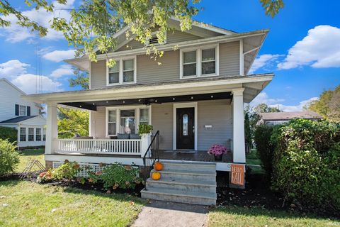 Photo of 709 N Union Street, Warsaw, IN 46580 (MLS # 202540919)