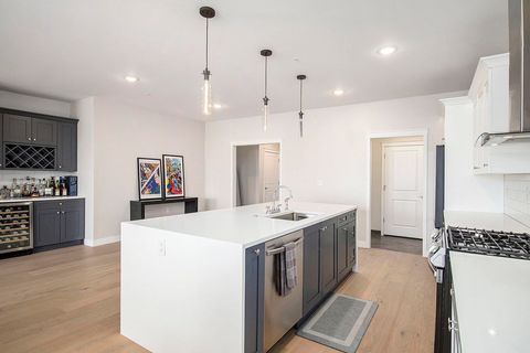 Tiny photo for 1740 #302W South Bend Avenue, South Bend, IN 46637 (MLS # 202609910)