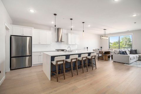 Tiny photo for 1740 #302W South Bend Avenue, South Bend, IN 46637 (MLS # 202609910)