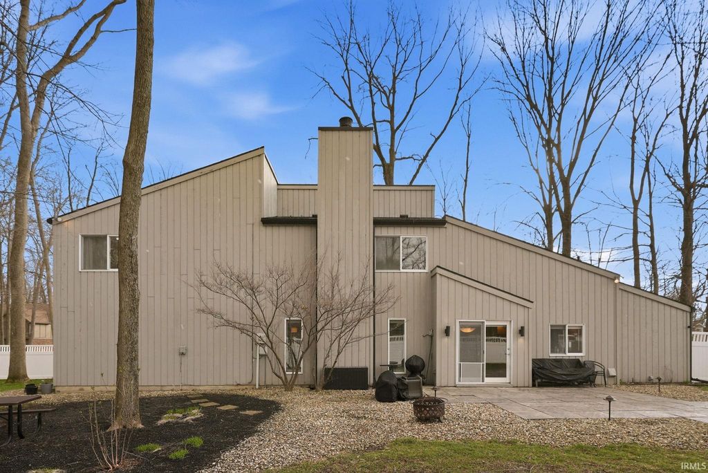 Photo of 4701 N Weir Drive, Muncie, IN 47304 (MLS # 202608728)