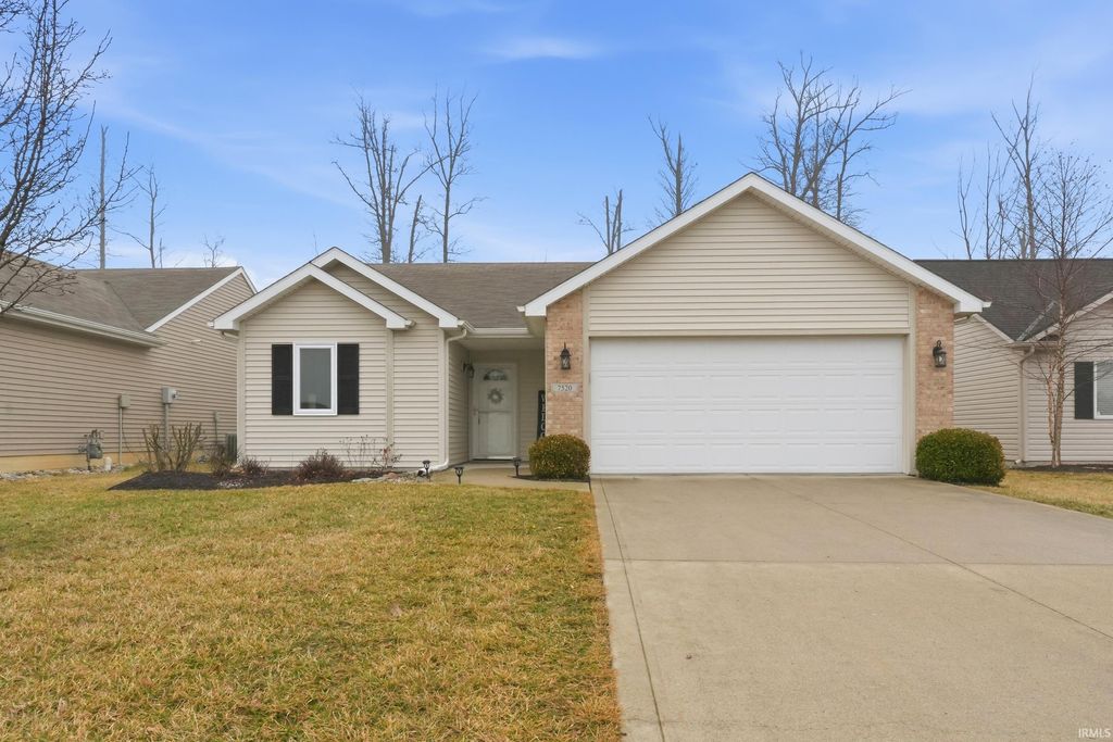 Photo of 7520 Bowlander Way, Fort Wayne, IN 46835 (MLS # 202605390)