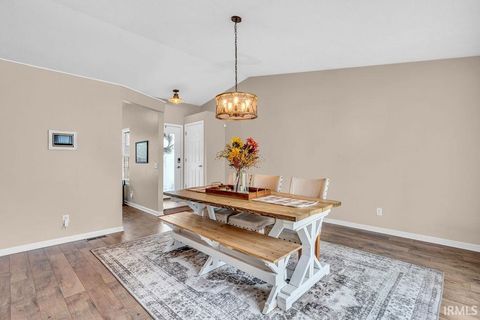 Tiny photo for 318 Thames Avenue, Lafayette, IN 47909 (MLS # 202529358)