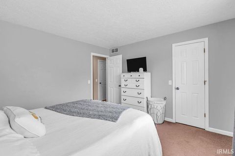 Tiny photo for 318 Thames Avenue, Lafayette, IN 47909 (MLS # 202529358)