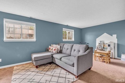 Tiny photo for 318 Thames Avenue, Lafayette, IN 47909 (MLS # 202529358)