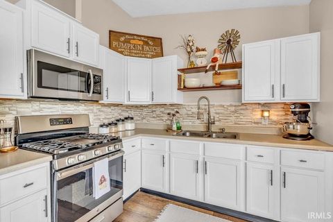 Tiny photo for 318 Thames Avenue, Lafayette, IN 47909 (MLS # 202529358)