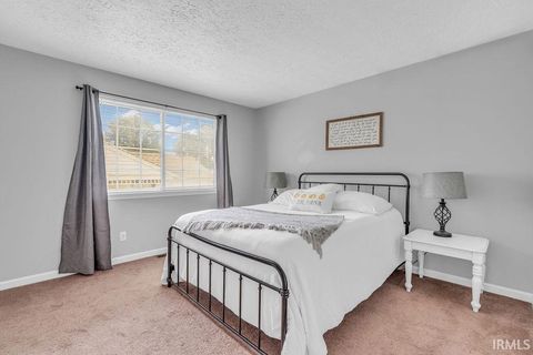 Tiny photo for 318 Thames Avenue, Lafayette, IN 47909 (MLS # 202529358)