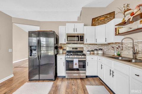 Tiny photo for 318 Thames Avenue, Lafayette, IN 47909 (MLS # 202529358)