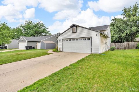 Tiny photo for 318 Thames Avenue, Lafayette, IN 47909 (MLS # 202529358)