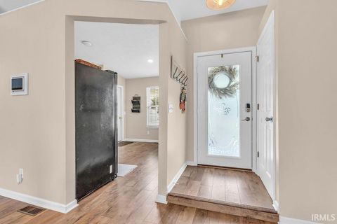 Tiny photo for 318 Thames Avenue, Lafayette, IN 47909 (MLS # 202529358)