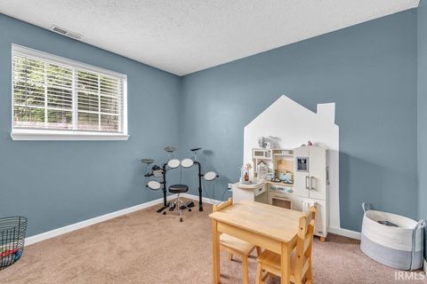 Tiny photo for 318 Thames Avenue, Lafayette, IN 47909 (MLS # 202529358)