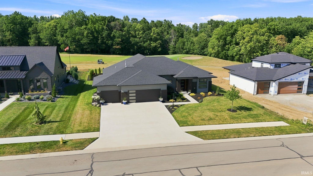 Photo of 2104 Golfview Drive, Auburn, IN 46706 (MLS # 202630029)