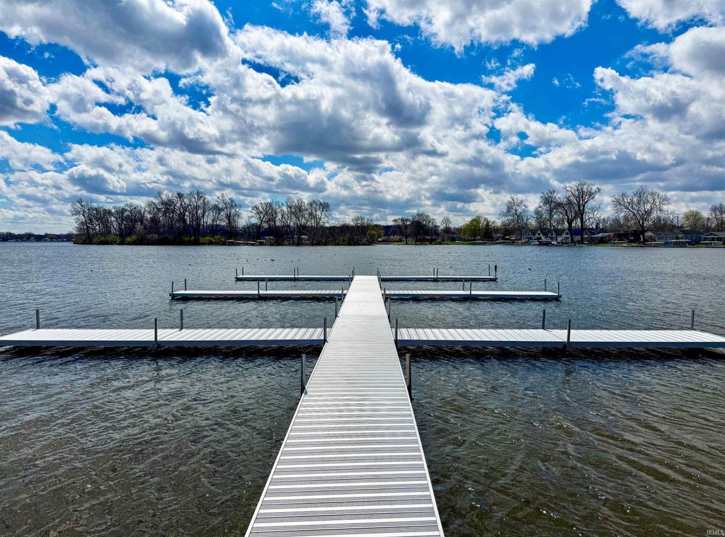 Photo of 1610 North Shore Drive, Rochester, IN 46975 (MLS # 202611798)