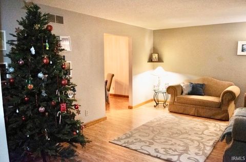 Tiny photo for 705 Venetian Way, Kokomo, IN 46901 (MLS # 202605473)