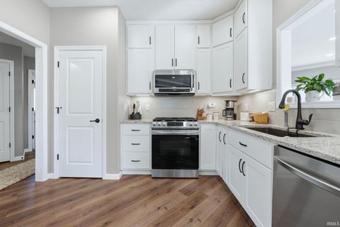 Tiny photo for 908 Midnight Chase Grove, Fort Wayne, IN 46845 (MLS # 202608331)