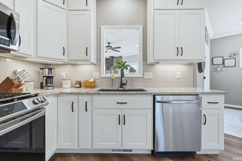 Tiny photo for 908 Midnight Chase Grove, Fort Wayne, IN 46845 (MLS # 202608331)