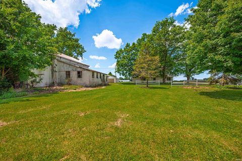 Tiny photo for 3501 W State Road 28, Muncie, IN 47303 (MLS # 202625458)