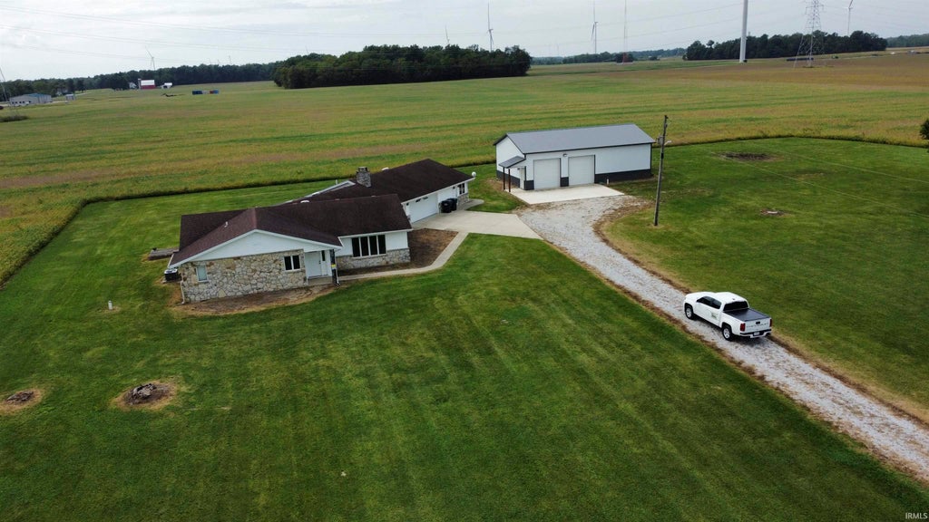 Photo of 3862 S 400 E, Hartford City, IN 47348 (MLS # 202638486)