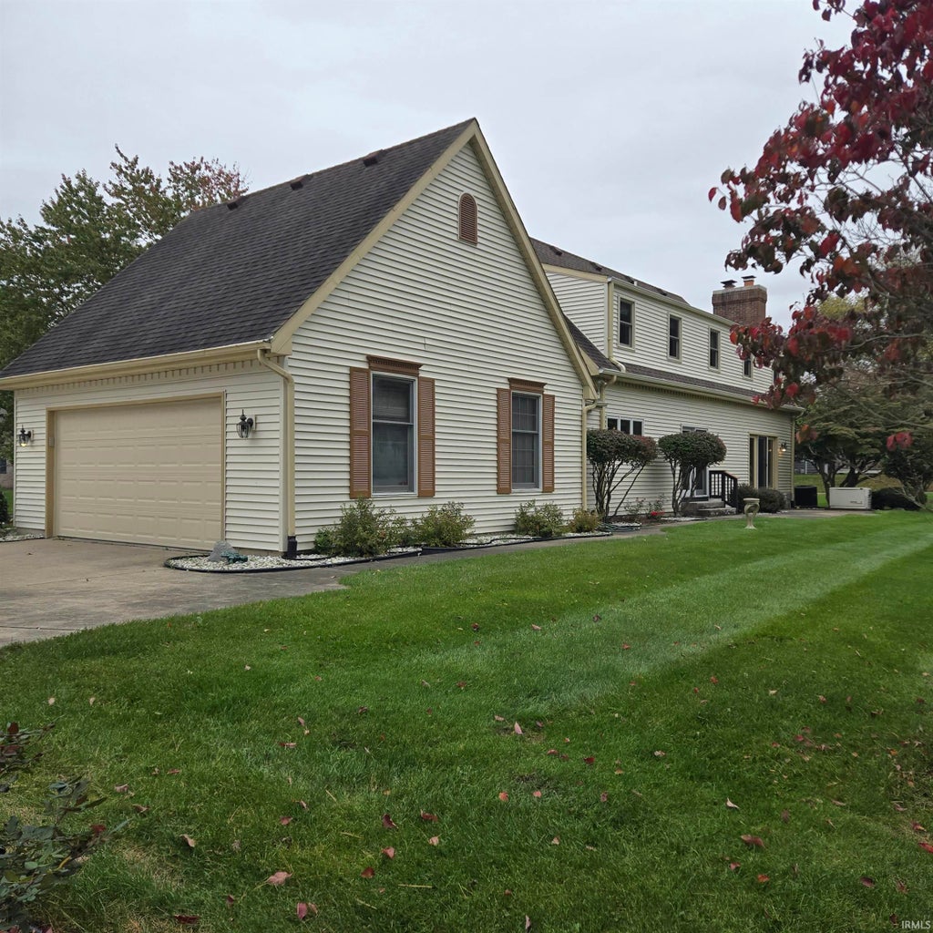 Photo of 20945 Dunwoody Ct Court, South Bend, IN 46614 (MLS # 202643141)