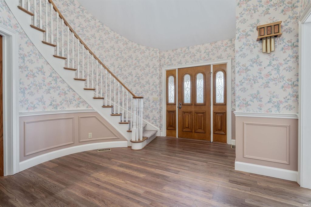 Photo of 1215 N Mulberry Lane, Vincennes, IN 47591 (MLS # 202547877)