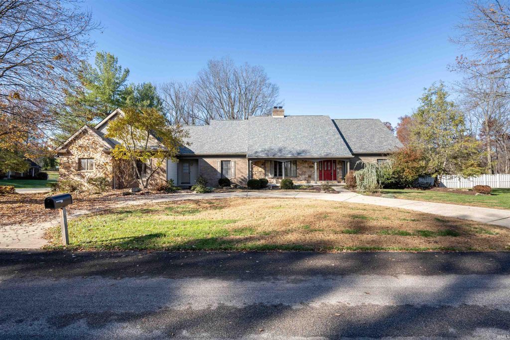 Photo of 1215 N Mulberry Lane, Vincennes, IN 47591 (MLS # 202547877)