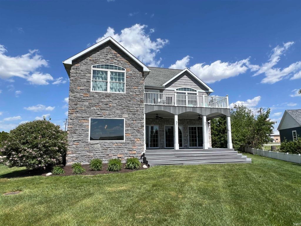 Photo for 1620 Colonial Drive, Rochester, IN 46975 (MLS # 202518314)