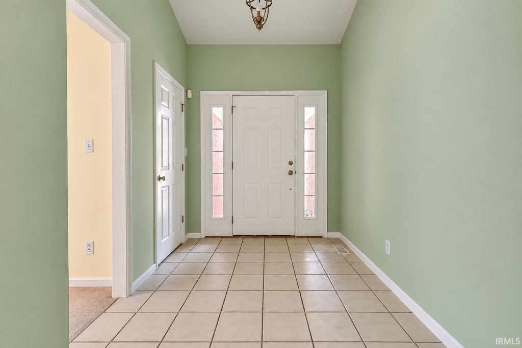 Photo of 3201 Renee Drive, Evansville, IN 47711 (MLS # 202644693)