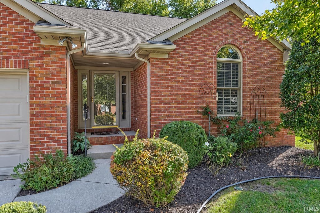 Photo of 3201 Renee Drive, Evansville, IN 47711 (MLS # 202644693)