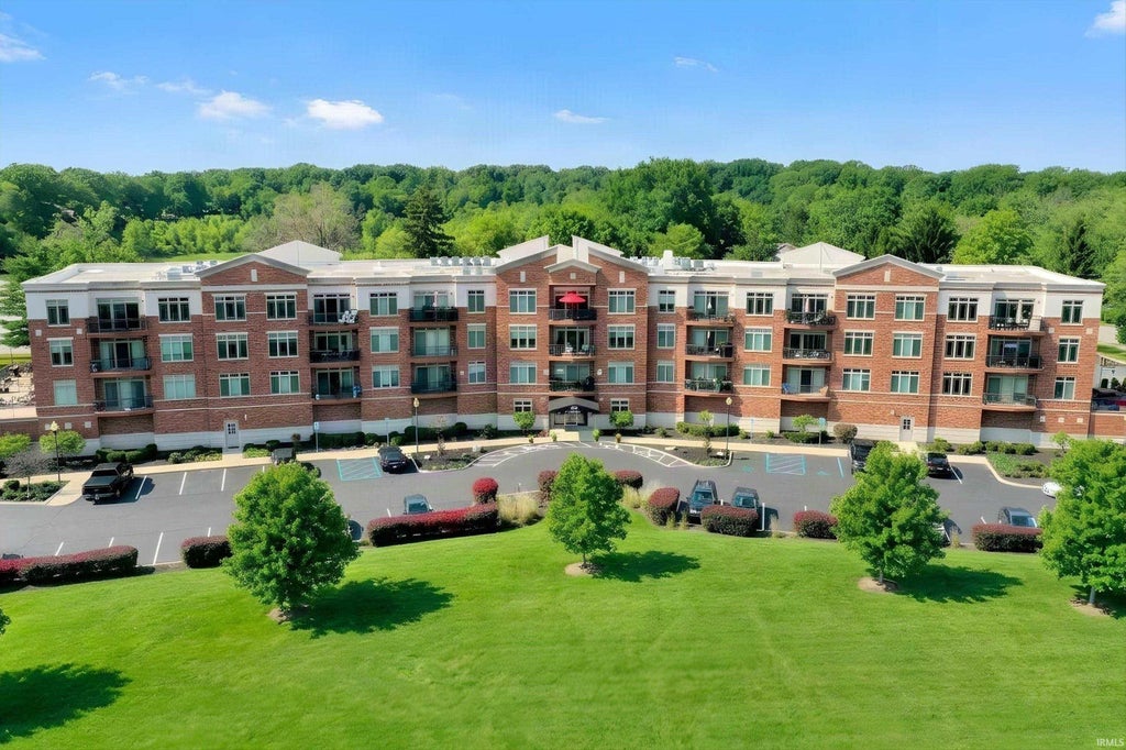 Photo of 20971 Shoreline Court #215, Noblesville, IN 46062 (MLS # 202639100)