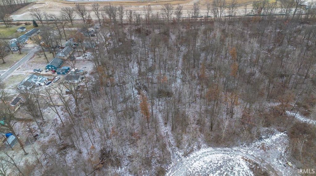 Photo of 2402 Medford Drive, Fort Wayne, IN 46803 (MLS # 202549389)