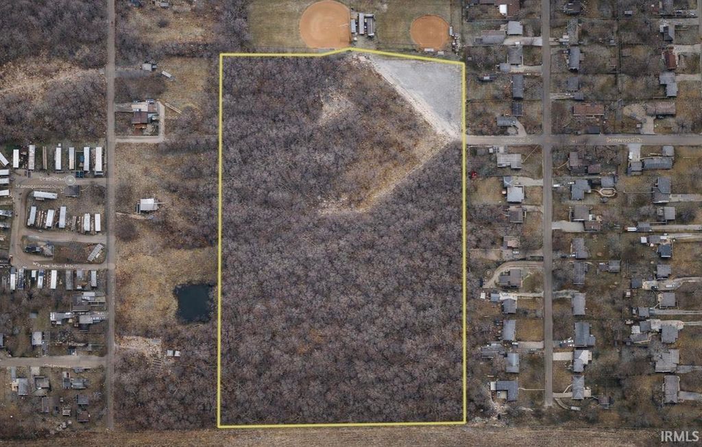 Photo of 2402 Medford Drive, Fort Wayne, IN 46803 (MLS # 202549389)