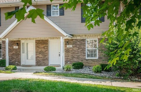 Photo of 1250 W Adams Hill Circle #504, Bloomington, IN 47403 (MLS # 202608421)
