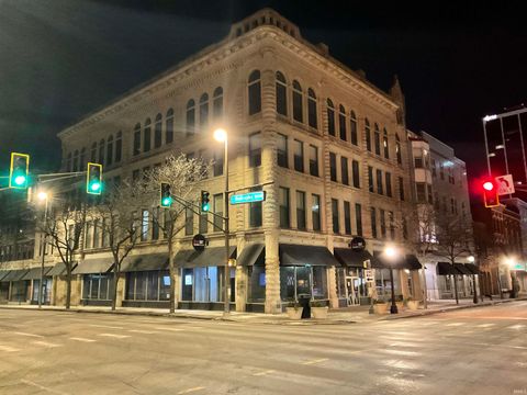 Photo of 112 W Washington Boulevard #319, Fort Wayne, IN 46802 (MLS # 202602550)