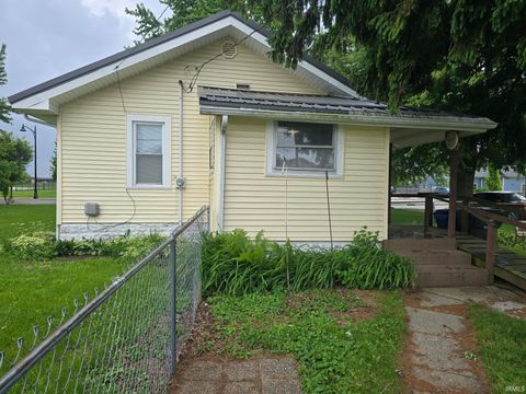 Tiny photo for 714 E Hoffer Street, Kokomo, IN 46902 (MLS # 202619106)