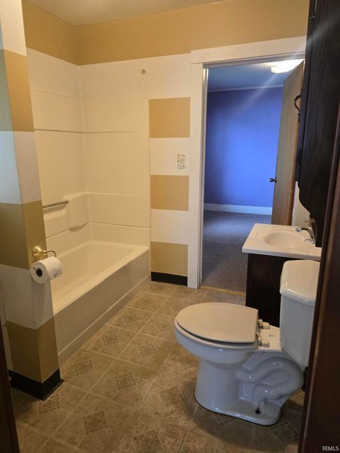 Tiny photo for 714 E Hoffer Street, Kokomo, IN 46902 (MLS # 202619106)