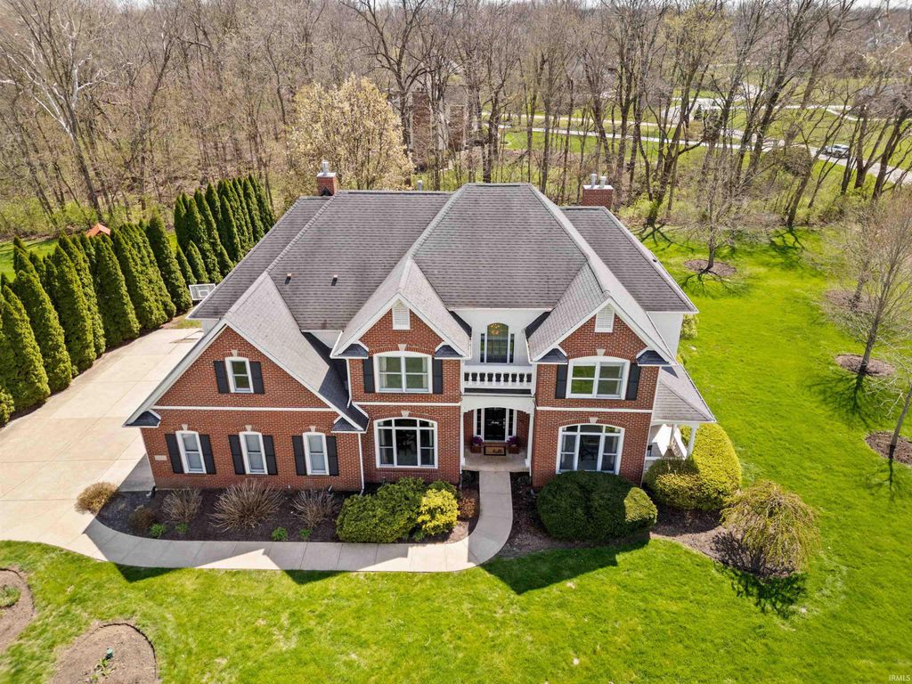 Photo of 1423 Kingswood Road W Rd, West Lafayette, IN 47906 (MLS # 202612379)