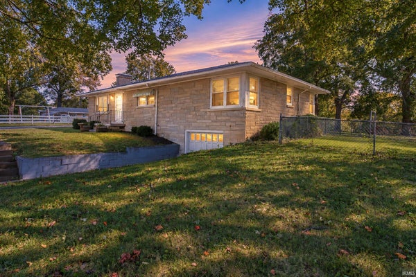 5566 MARTIN RD, NEWBURGH, IN 47630 - Image f87e731ae36843bb2e2db1284559e167/2555112018