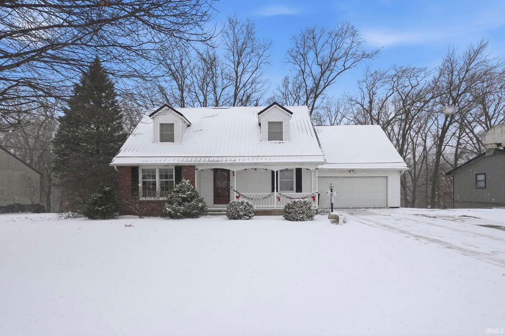 Photo of 1588 Country Homes Drive, Ligonier, IN 46767 (MLS # 202549867)