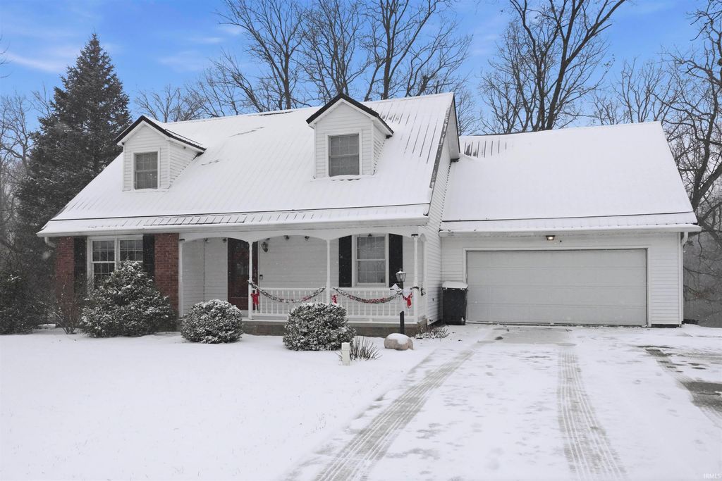 Photo of 1588 Country Homes Drive, Ligonier, IN 46767 (MLS # 202549867)