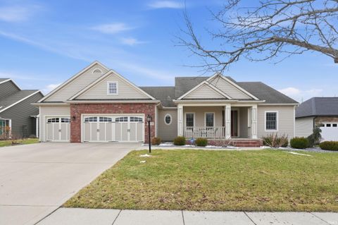 Photo of 11209 Eagle River Run, Fort Wayne, IN 46845 (MLS # 202608405)