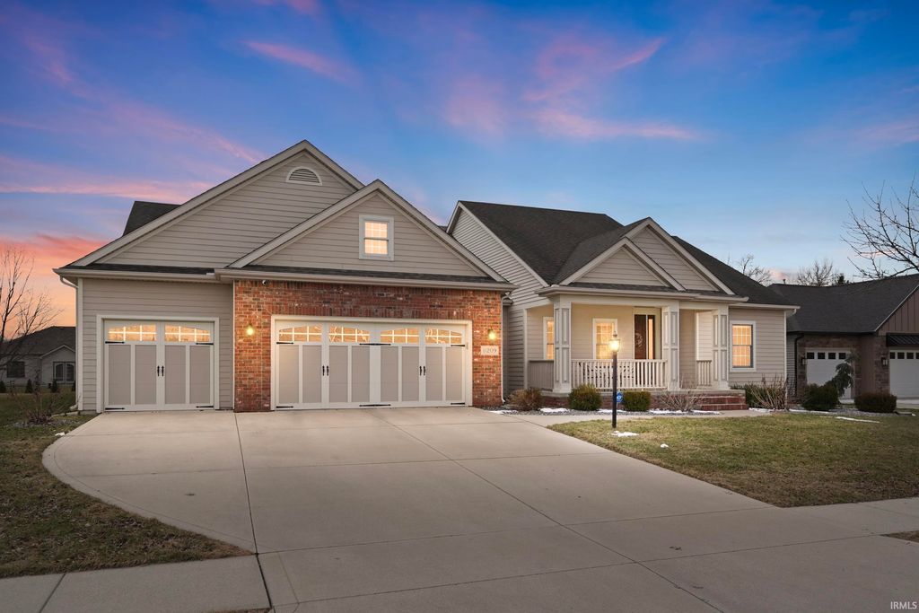 Photo of 11209 Eagle River Run, Fort Wayne, IN 46845 (MLS # 202608405)