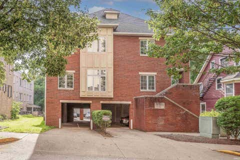 Photo of 314 N Washington Street, Bloomington, IN 47404 (MLS # 202626061)