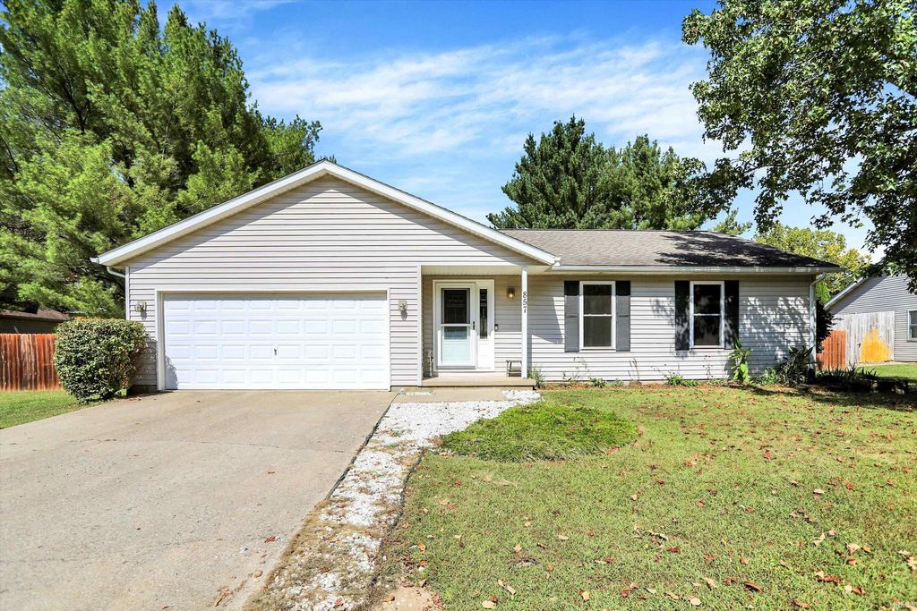 Photo of 857 E Meadowlands Drive, Ellettsville, IN 47429 (MLS # 202539532)