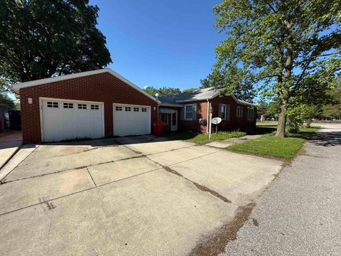 Tiny photo for 119 E Beckley Street, Royal Center, IN 46978 (MLS # 202618343)