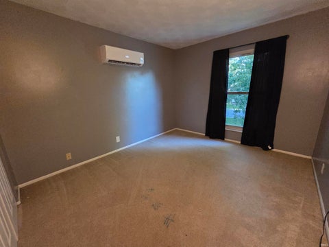 Tiny photo for 417 Weston Avenue, Churubusco, IN 46723 (MLS # 202642380)