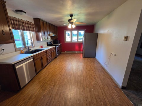 Tiny photo for 417 Weston Avenue, Churubusco, IN 46723 (MLS # 202642380)