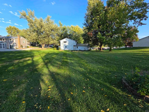 Tiny photo for 417 Weston Avenue, Churubusco, IN 46723 (MLS # 202642380)